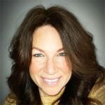 Kelly Grubb - Stylist ROC Salon Studios in Mason, Ohio
