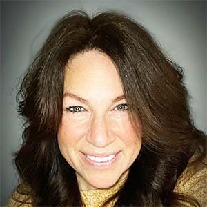 Kelly Grubb - Stylist ROC Salon Studios in Mason, Ohio